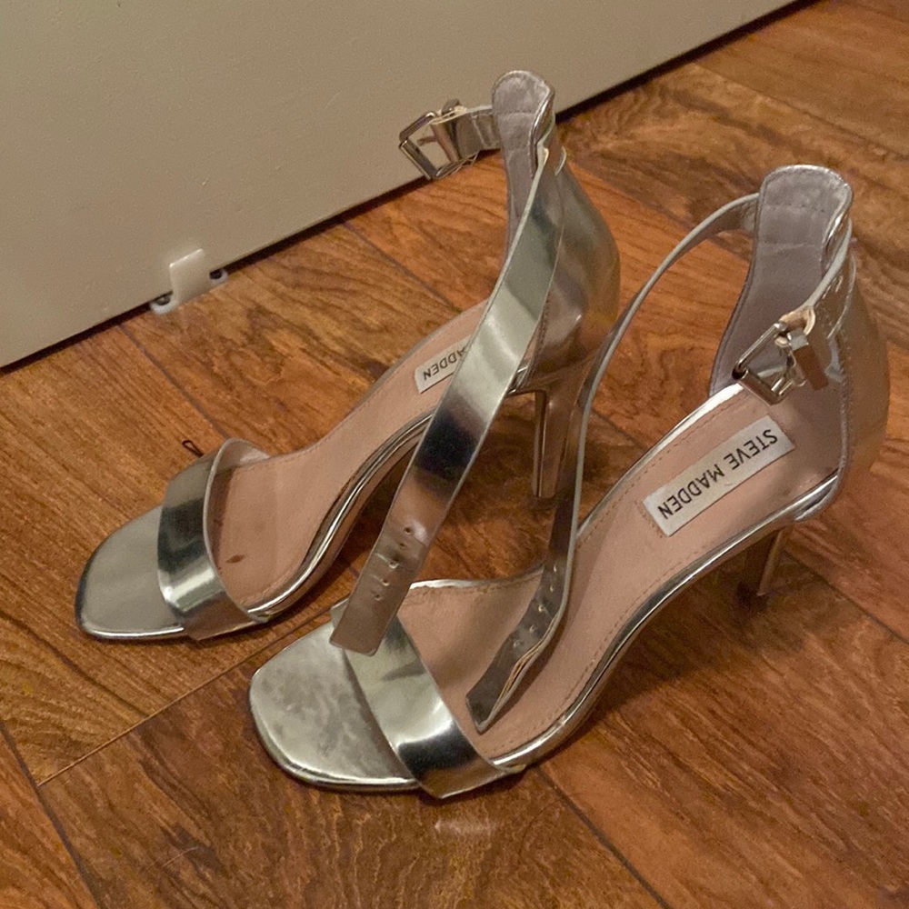 Steve Madden silver strappy heels 7.5